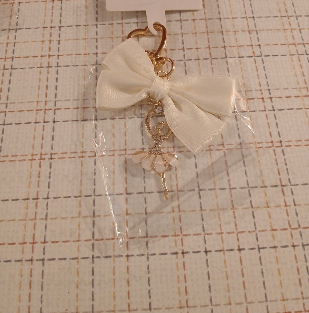 Bow and ballerina Bag Charm With Heart Clasp - Picture 2 of 5